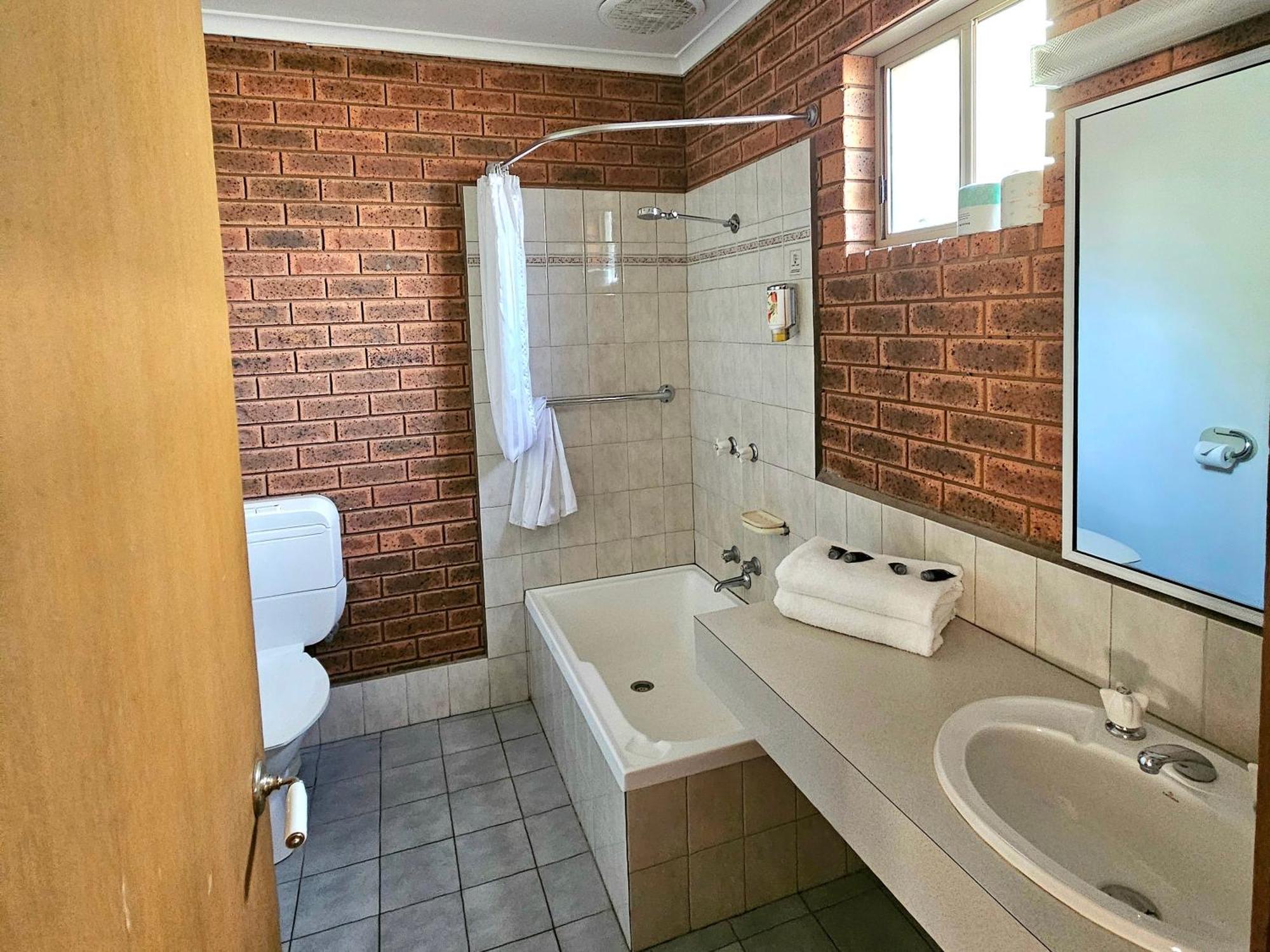 Bridge Motor Inn Tocumwal Esterno foto
