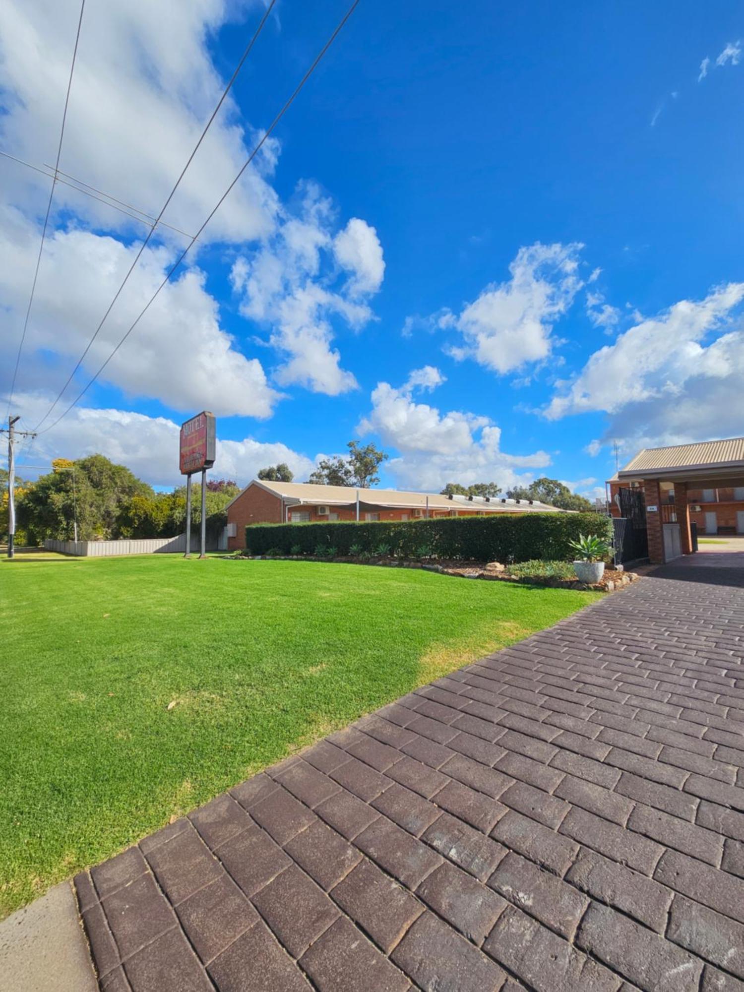 Bridge Motor Inn Tocumwal Esterno foto